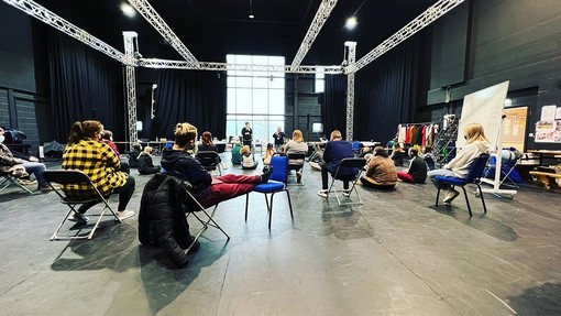 Full cast production briefing from the set designers.