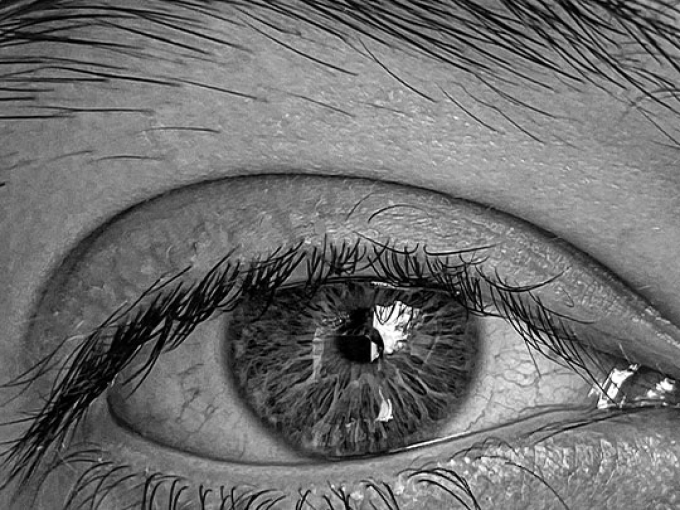 black and white image of an eye